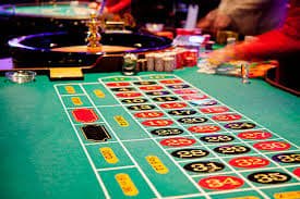 0890 slot Mobile APP တွင် VIP Dashboard နှင့် Cashback ကြည့်ရှုနေသောမြင်ကွင်း